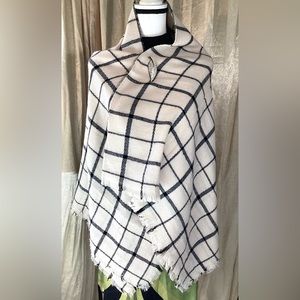 Big warm lightweight wrap/poncho/scarf/shawl